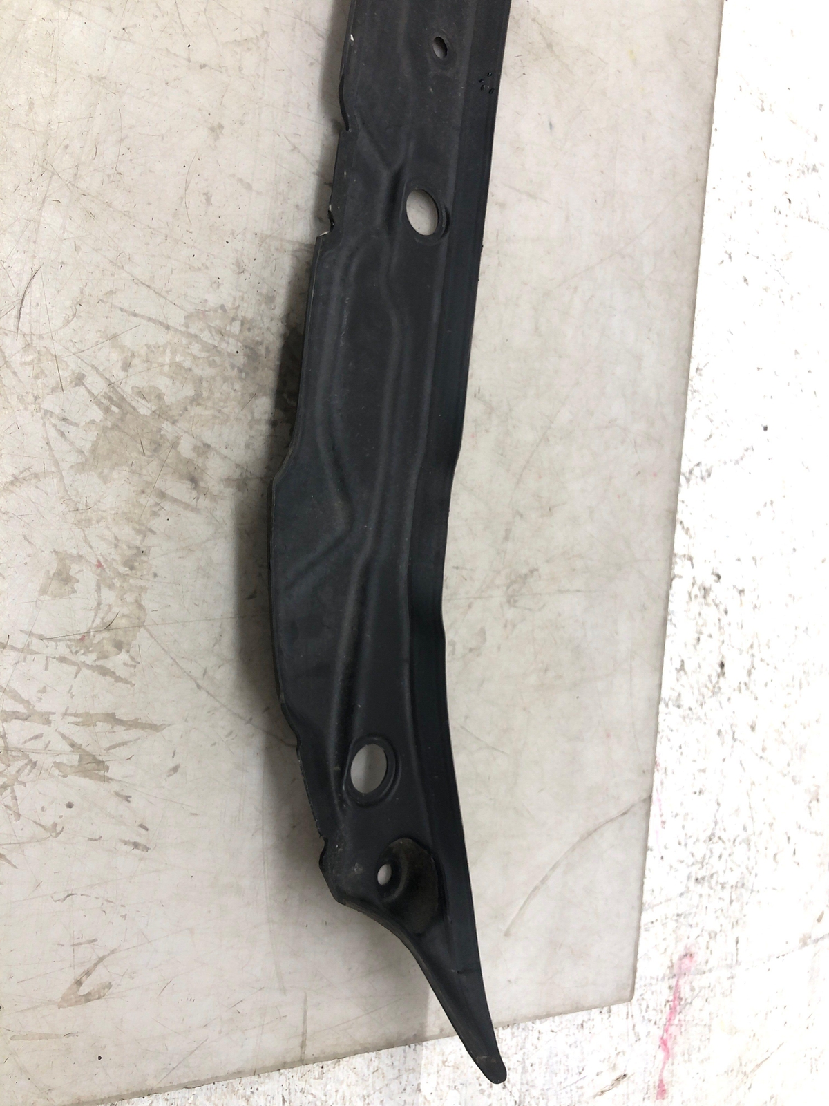 2016-2020 BENTLEY BENTAYGA FRONT RIGHT INNER FENDER LINER FENDER PANEL 36A821112