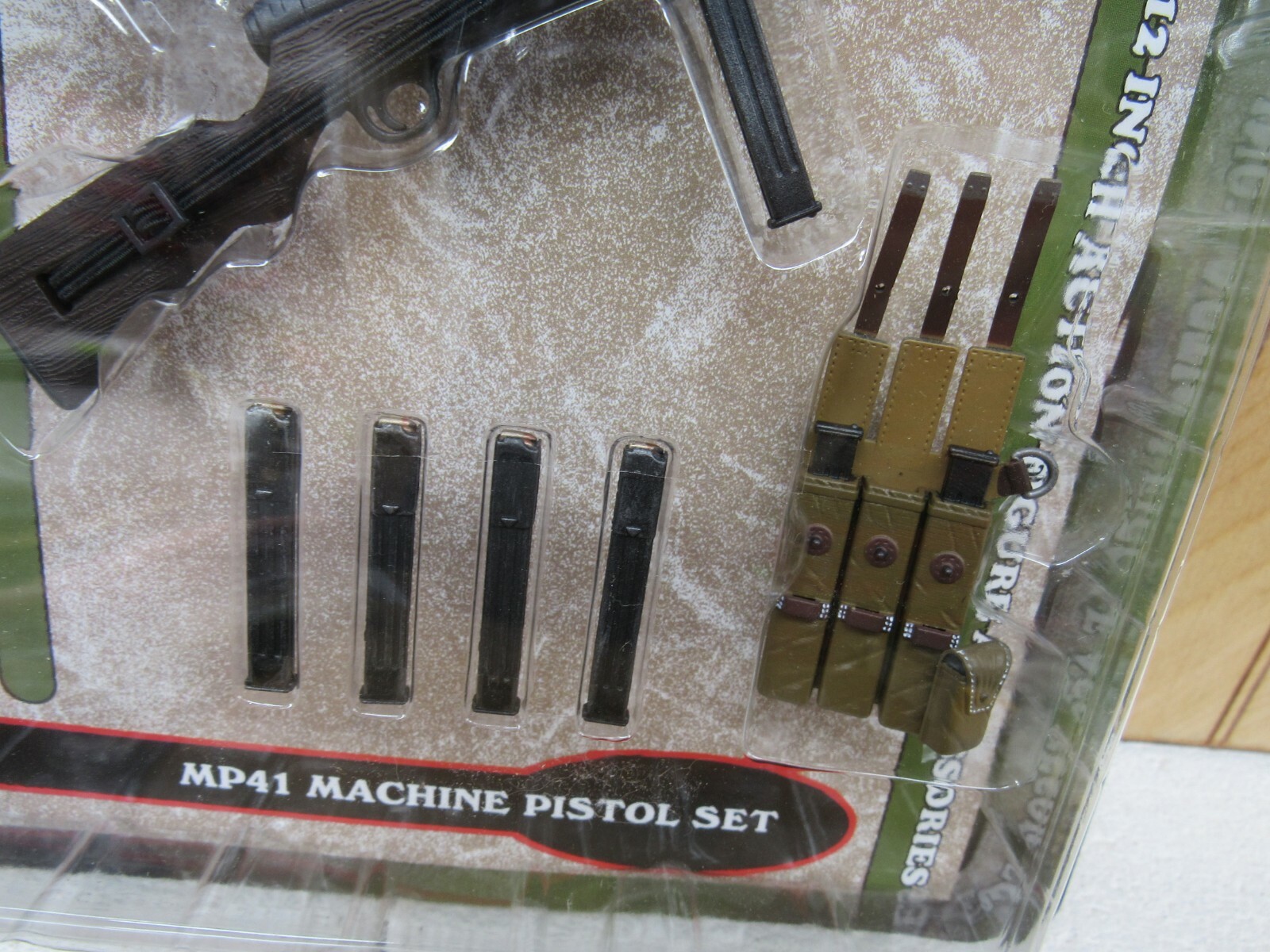 2000 Yellow Submarine 1:6 WW2 German Schmeisser MP41 SMG with Pouches & Mags 