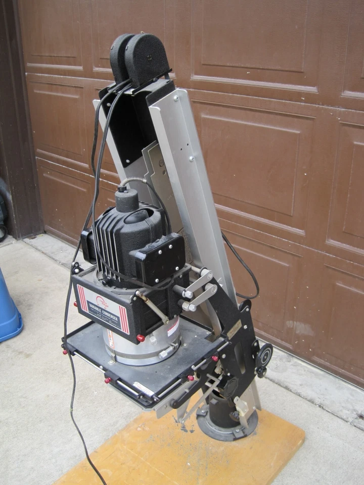 Ampliador Omega vintage con condensador y lámpara tipo D3 DIII Foto 2 de 4