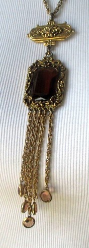 Collier Vintage Trifari – Double Chaînes Blanches Avec Pampille – Bijou Femme – Occasion