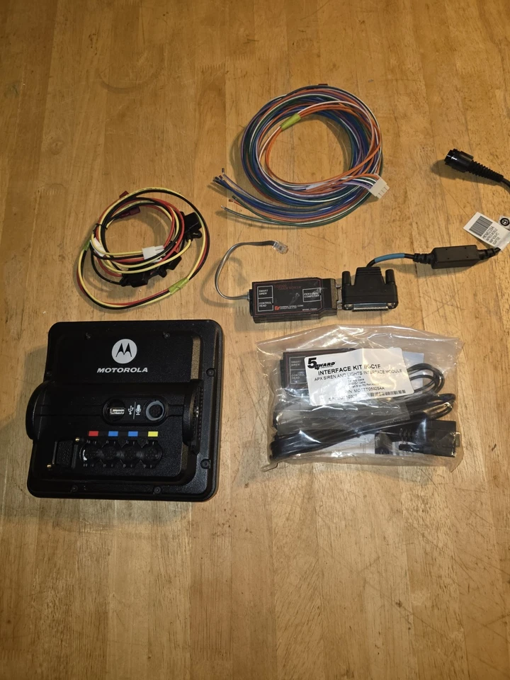 Cabezal de control Motorola APX 7500 y 8500 09 con interfaz delgada Futurecom 5 bidireccional M Foto 2 de 3