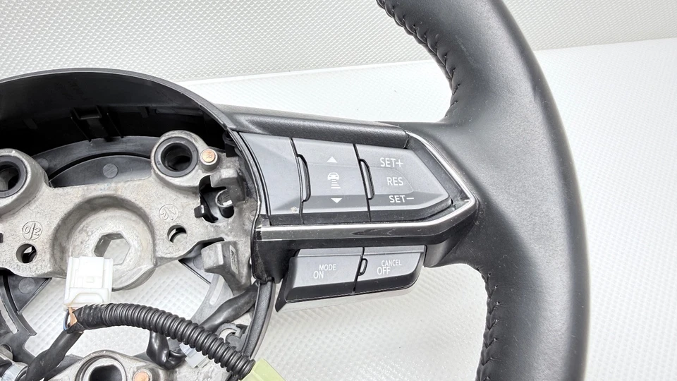 Volante Mazda CX-5 2017-2020 con botones de interruptor multifunción K0273 OEM Foto 3 de 4