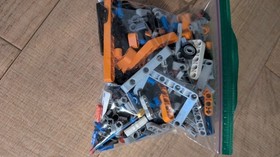 LEGO TECHNIC: Container Yard (42062)