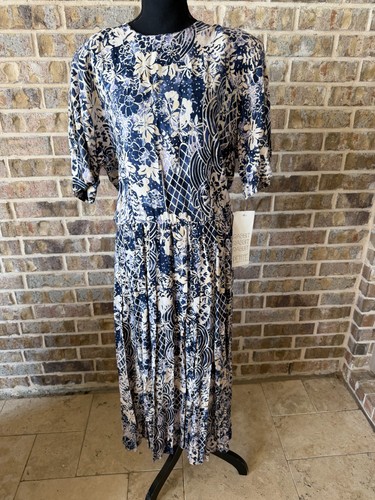 Rabbit Rabbit Rabbit designs vintage floral dress dead stock NWT size 16 blue