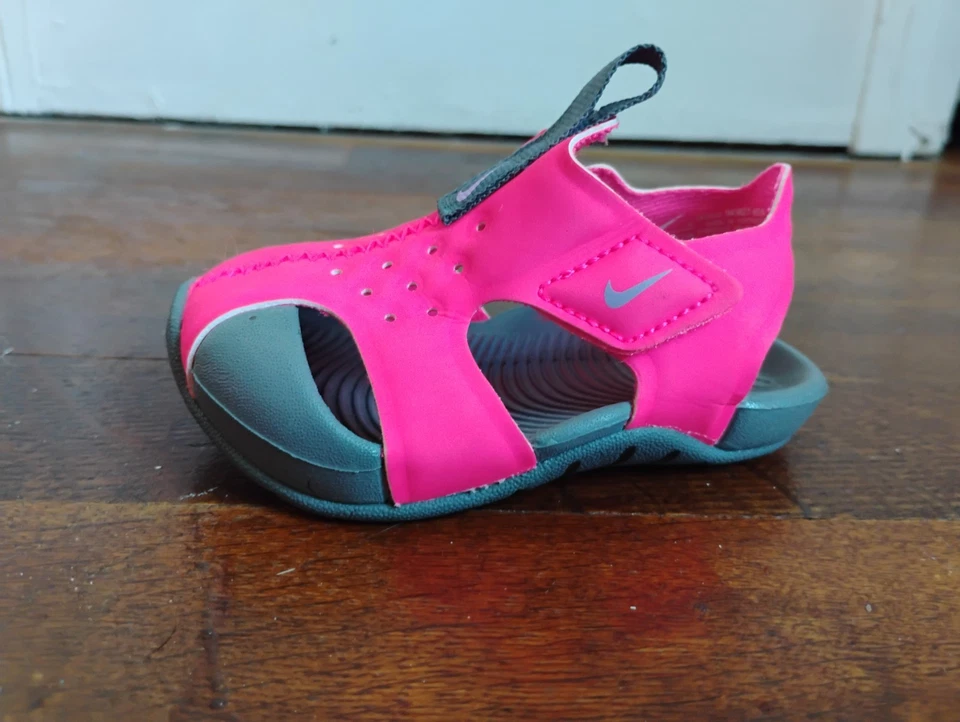Sandalia para niña Nike Sunray Protect 2 (TD) Hyper Pink. Foto 2 de 4