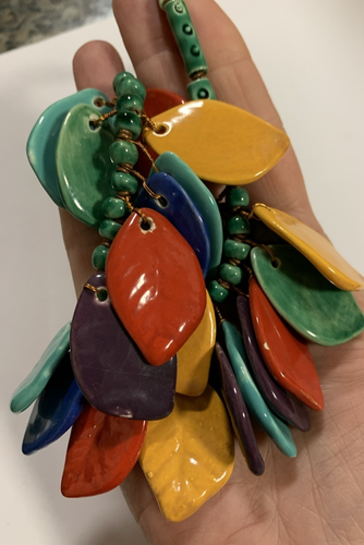 Vtg Chunky Collar Necklace Bright Multicolor Ceramic Leaf Dangle Charm Statement - Picture 10 of 10