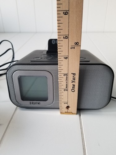 iHome IBT22 Dual Alarm Clock with USB Charging Bluetooth Speaker - 第 7/10 張圖片