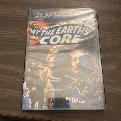 At the Earths Core (DVD) Doug McCLUDE, Peter Cushing, Kevin Connor ...