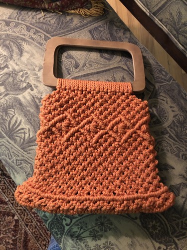 Vtg 1960s-70s Orange Macrame Crochet Wood Handle Bag Purse Handmade Hippie Boho - Picture 5 of 16