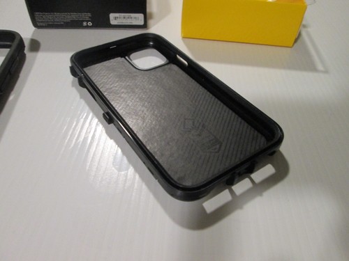 2 Otter Box Defender Series for iPhone 11 - Picture 11 of 14