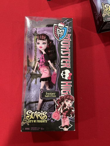 Monster High Scaris 2012 4 Dolls Draculaura, Ghoulia, Abbey and Duece - Picture 2 of 9