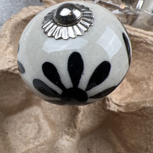 Lot Of 9 Handmade Ceramic Knobs Cabinet Hardware Handle Drawer Pull Black White - Picture 6 of 12
