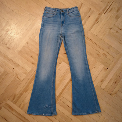 Lee Damenjeans hellblau, ausgestellter Schnitt (Flared), Größe W27