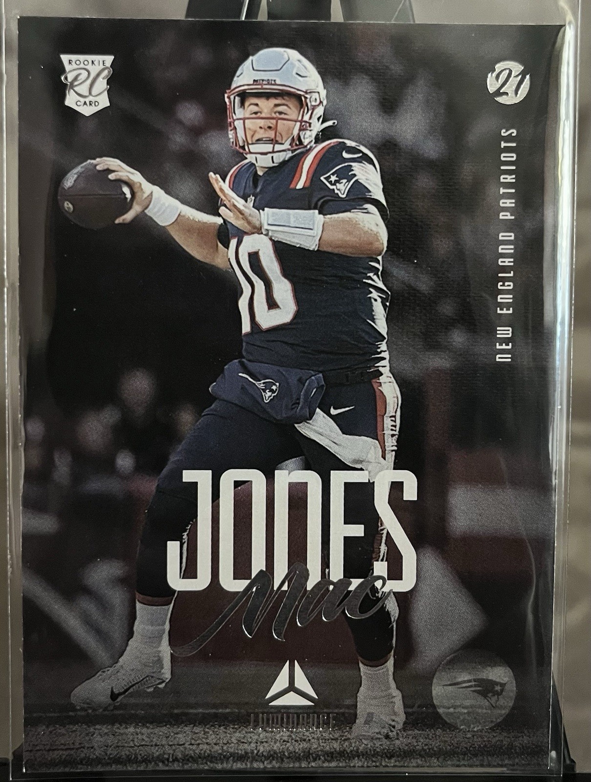 2021 Panini Chronicles - Luminance Update Rookies Mac Jones #205 (RC)