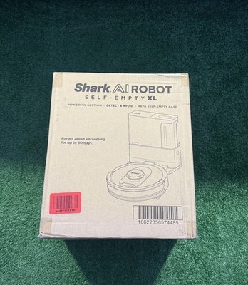 Shark  Robotic Bagless Vacuum, Self-Empty Base, HEPA, Black
