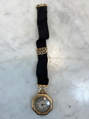 Vintage SADA W. CO Women's Pocket Watch. 15 Jewels 930 Gold Case