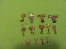 Lot of 13 Antique/Vintage Keys & Clock Winding Keys.
