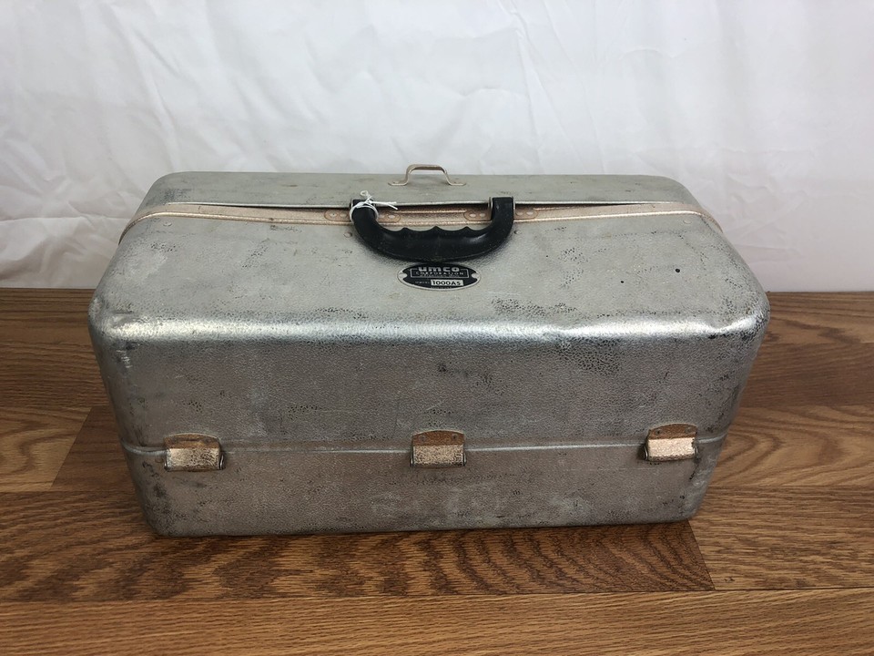 Boîte De Pêche Vintage UMCO 1000A En Aluminium - Avec Leurres Inclus
