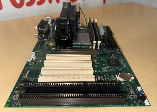 Intel E139761 ATX SE440BX-2 (Seattle 2) Intel Pentium II @ 350MHz 64Mb RAM - Picture 8 of 22