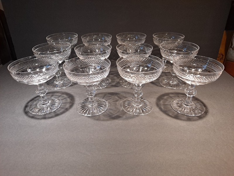 Set of 12 Kosta Boda Hand Cut Crystal Champagne/Tall Sherbet Glasses 3 3/4”