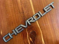 99-02 Chevrolet Tahoe Suburban Silverado Tailgate Liftgate Emblem 