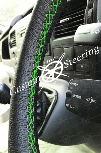 grüne Naht FÜR FORD TRANSIT 06-12 SCHWARZE LEDER-LENKRADABDECKUNG - Picture 3 of 5
