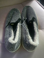 Old Navy Women's Gray Slip-On Lined Faux Fur Fleece Slippers Size 10