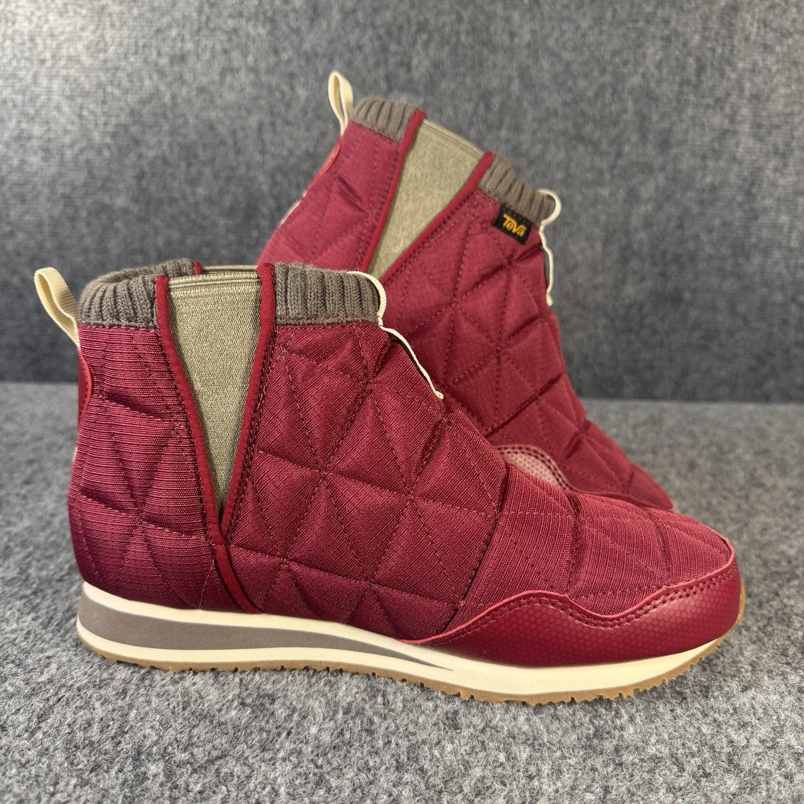 Teva ReEmber Mid Boot Rhubarb Red 7 Quilted Slip On Cozy Camp Booties