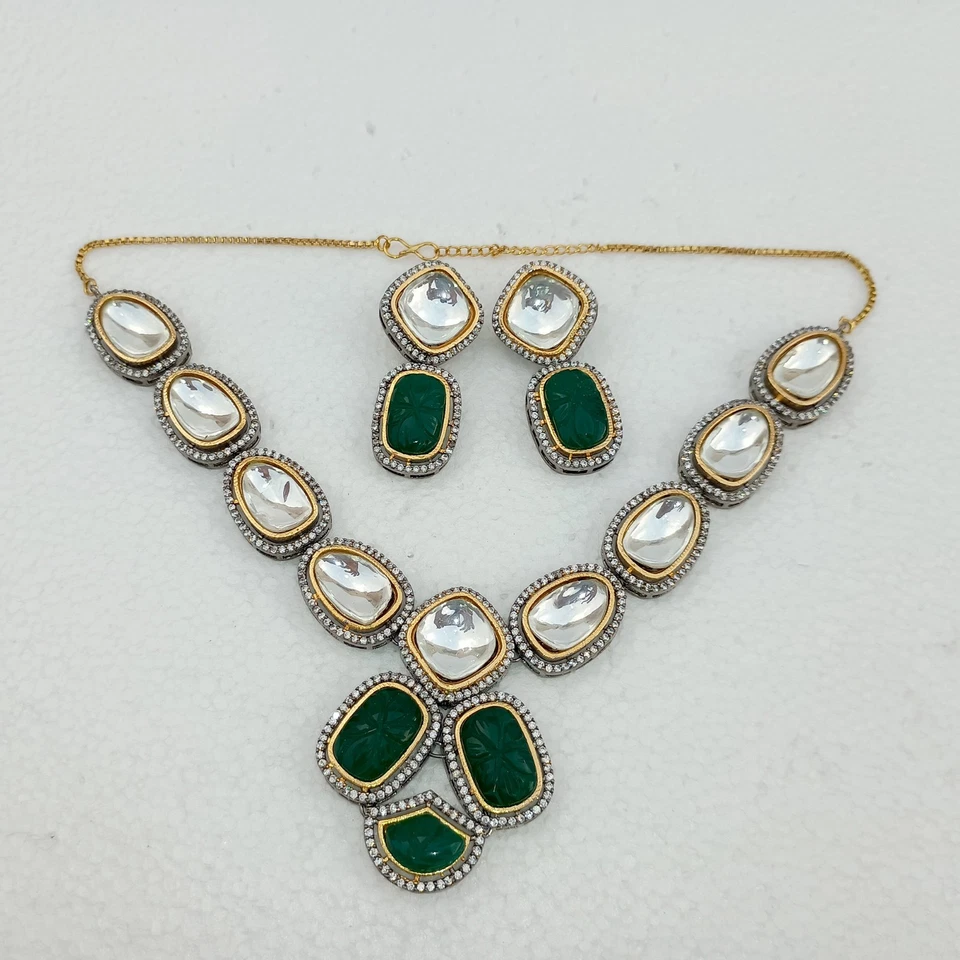 Conjunto de collar Kundan nupcial con joyas de boda indias: talla de esmeralda Polki se Foto 4 de 4