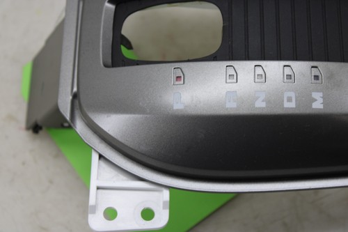 Chevrolet Camaro 2010-2015 moldura de cambio automática OEM MG88 - Imagen 6 de 8