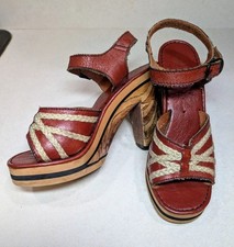 Vintage 70's Wooden Leather Platform Heels Strap Sandles 6