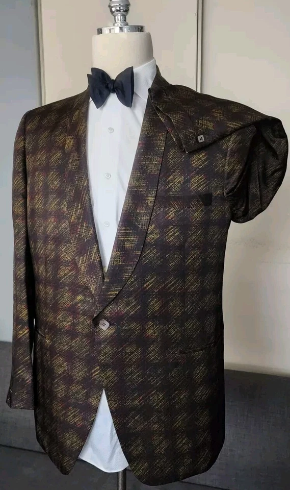 Chaqueta de esmoquin de seda d'Avenza para hombre. Hecho en Italia. Talla 46" Foto 2 de 4