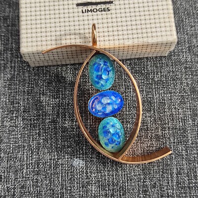 Bijou ancien pendentif en émail de Limoges paillon argent marron avec cristaux