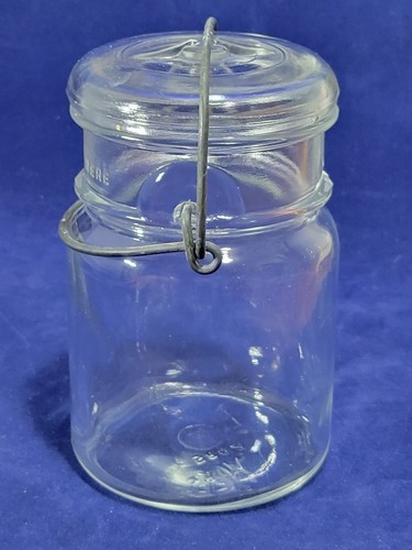 Vintage Anchor Hocking Clear Glass Pint Fruit Jar with Wire Bail and Glass Lid - Picture 3 of 15