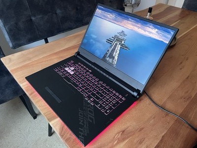 ASUS ROG Strix G17 144Hz i7RTX2070 SUPER 1,5TB Gaming Laptop