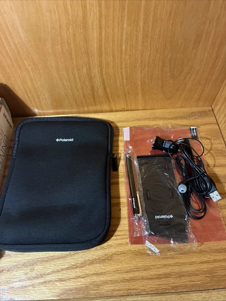 POLAROID 10 Pc 7-8" Tablet Accessories Damaged Open Box! (2A)   - Image 4 of 4