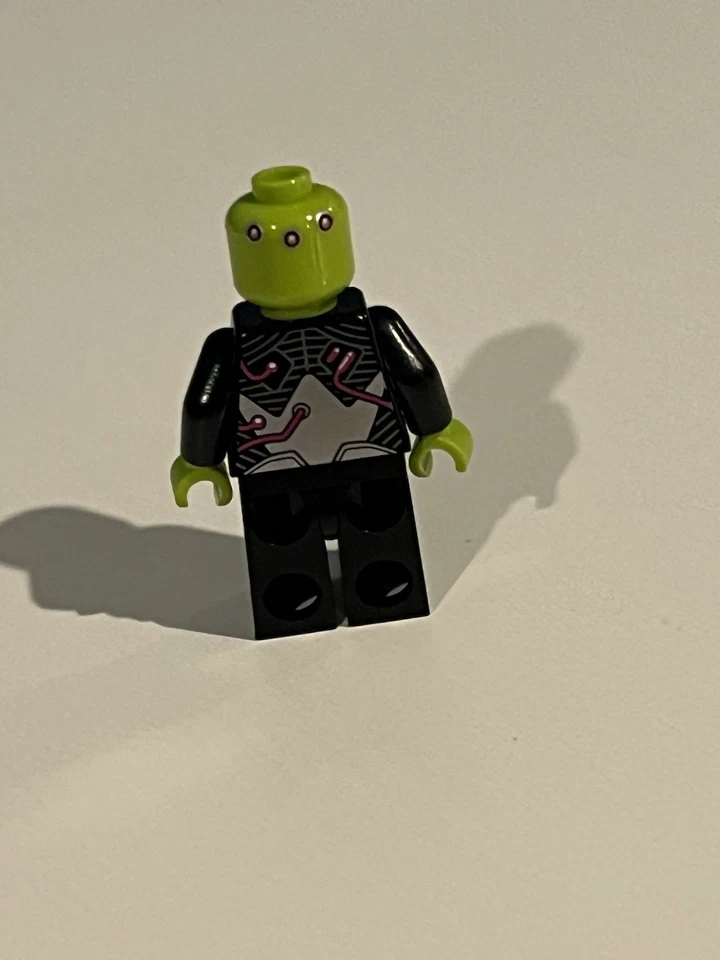 LEGO DC Comics Super Heroes: Brainiac (76040) - Image 2 of 2