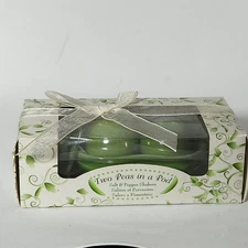 Kate Aspen Two Peas in A Pod Miniature Ceramic Salt & Pepper Shakers Green