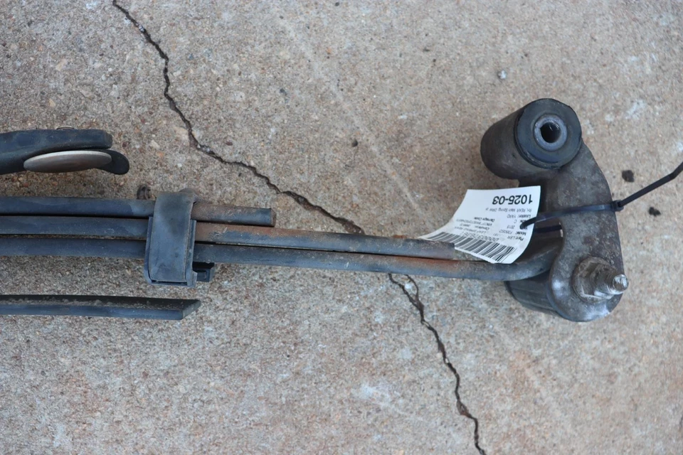 Ford F350 SD DRW 2011-2016 4x4 suspensión trasera derecha resorte de hoja OEM Foto 2 de 4