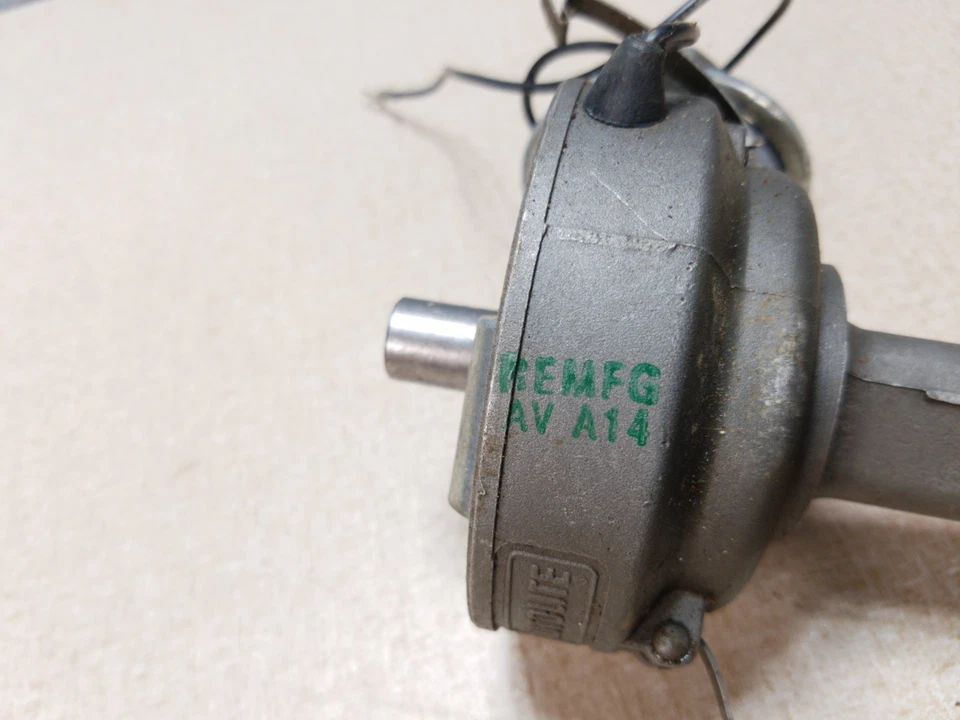 Autolite Distributor C8TF-12127-F 8K2 2 de outubro de 1968 FE série V8 motor Ford Bronco - Imagem 3 de 4