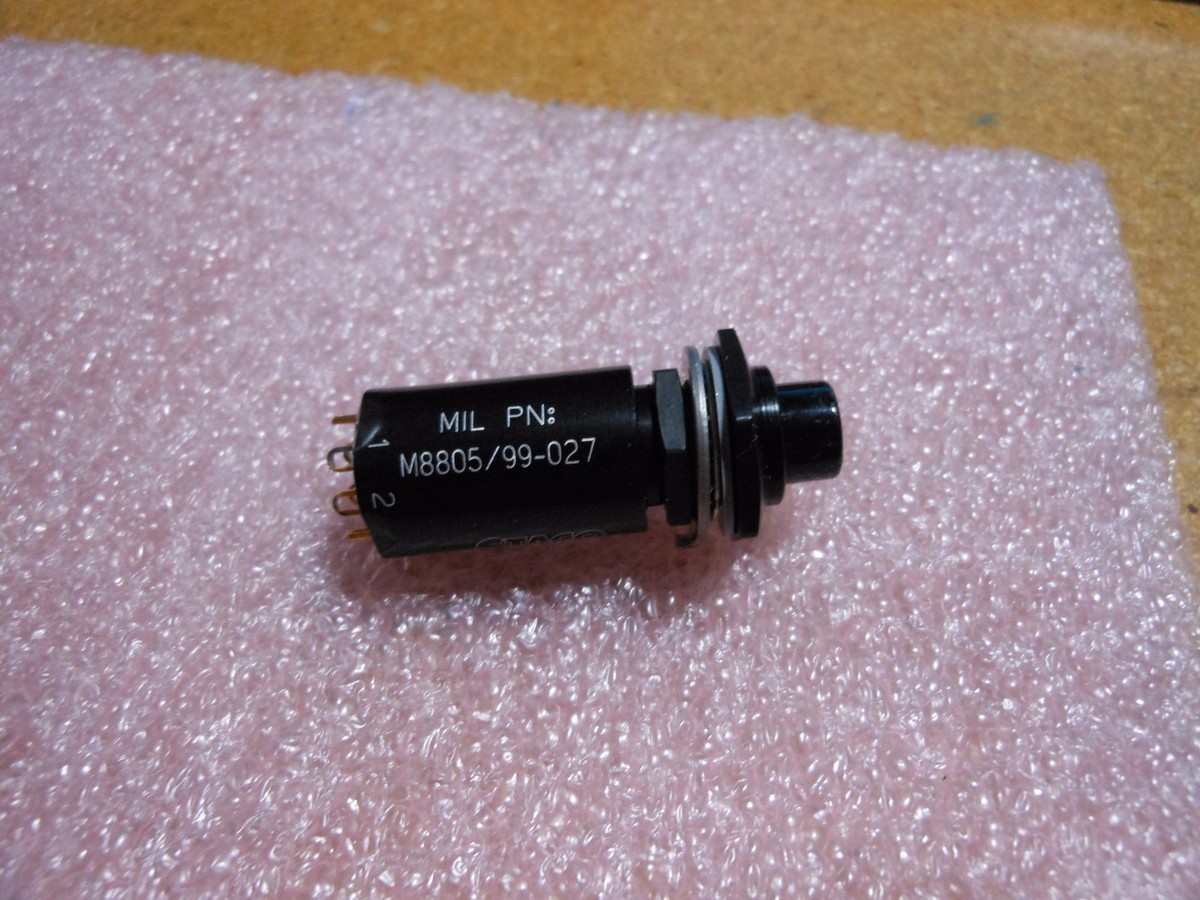 STACO SWITCH PUSH SWITCH # 30262-18-C18P NSN: 5930-01-428