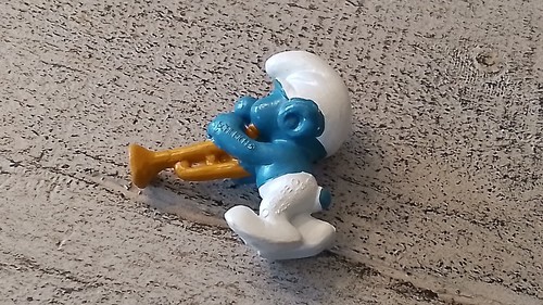 VINTAGE 70s-80s schleich LOT OF 6 MUSICALLY INCLINED SMURFS PLAYING IN A BAND - Picture 4 of 7
