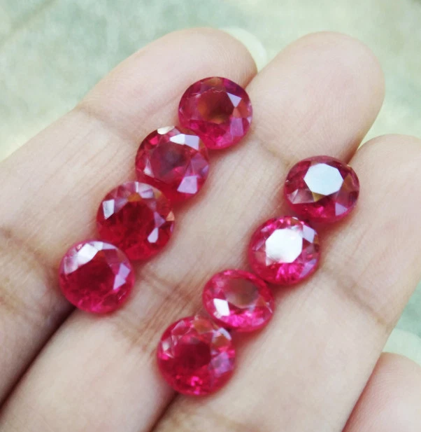 TOP COLOR BLOOD RED  9x9mm. ROUND CUT CORUNDUM RED RUBY GEMS EXCELLENT! (1pc.) - Image 4 of 4