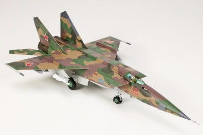 Hobby Master 1/72 MiG-25RBF Foxbat-D Red 20 Russian Air Force 47th GRAP