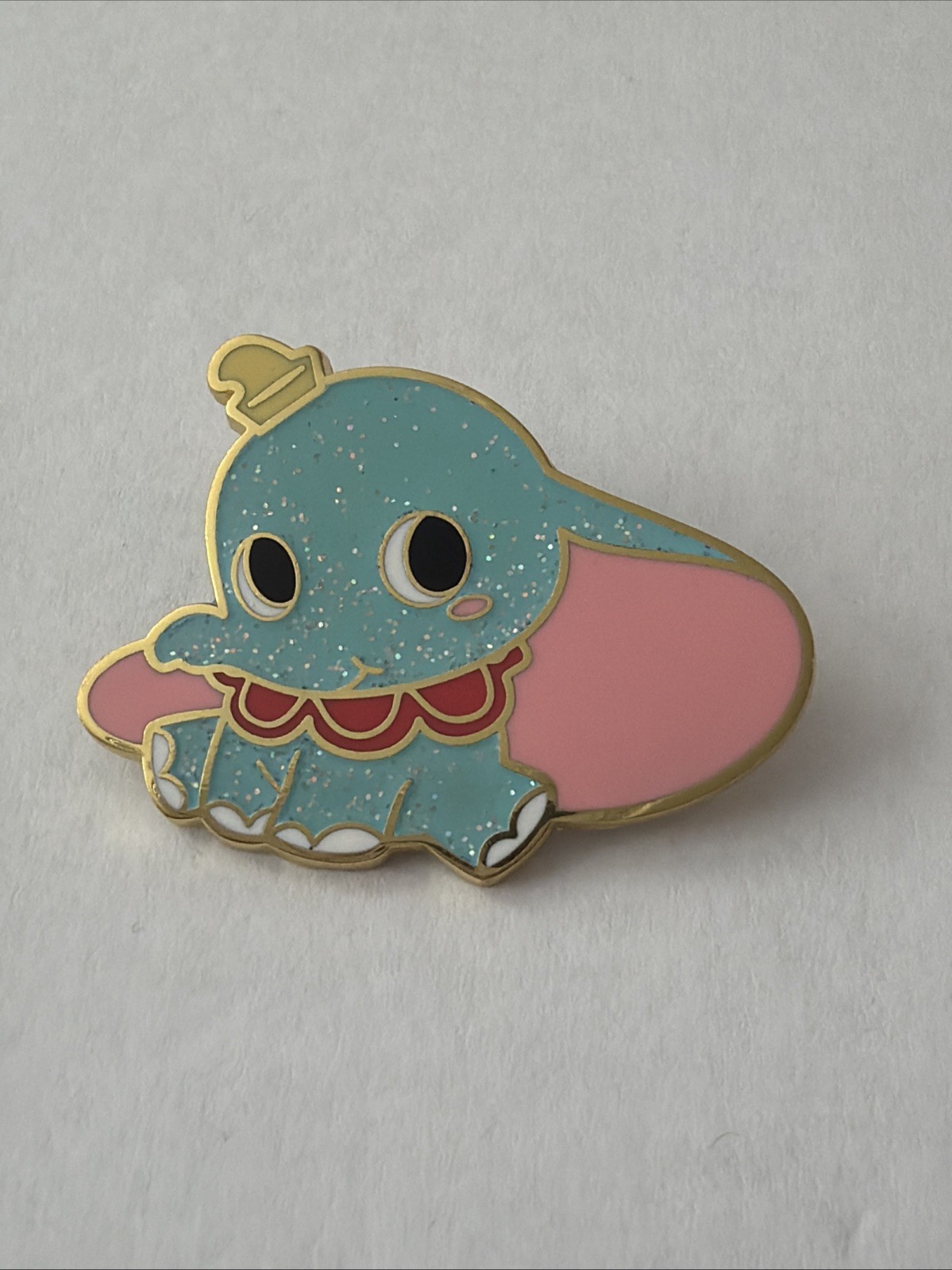 Loungefly Disney - Glitter Dumbo - Sitting - Mystery Blind Box Pin D2