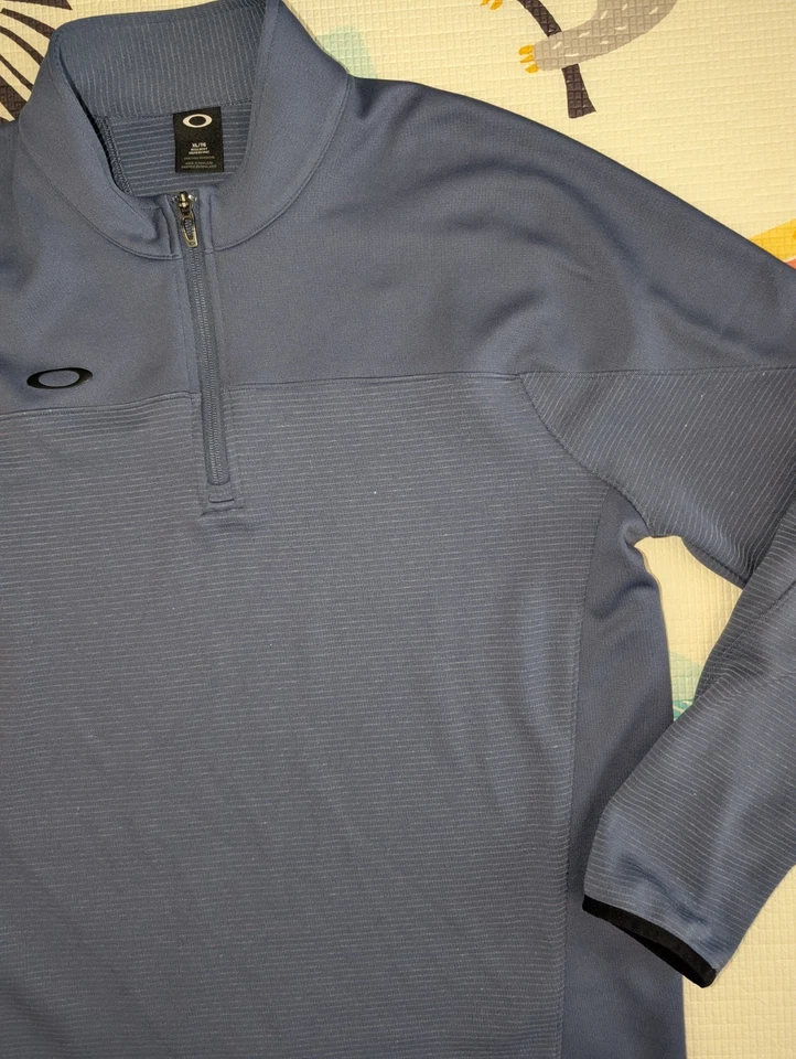 Oakley • Men's Gridlock 1/4 Zip Pullover Sweatshirt Large XL Blue  - Image 4 of 4