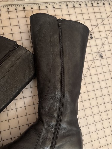 KEEN Bern Baby Bern Black Leather Tall Zipper Boots Shoes Womens Size 9 EU 39.5 - Picture 11 of 24