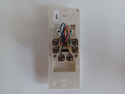 Lutron Claro CA-PJ-WH Telephone Jack Outlet, White - Zdjęcie 9 z 12