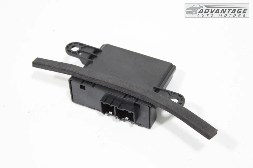 RAM PROMASTER CITY 2015-2022 2,4 L AWD módulo de control de asistencia de estacionamiento Bosch OEM Foto 3 de 4