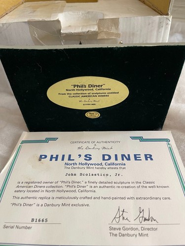 Danbury Mint Classic American Diner Phil's Diner with sign and COA - Picture 2 of 2